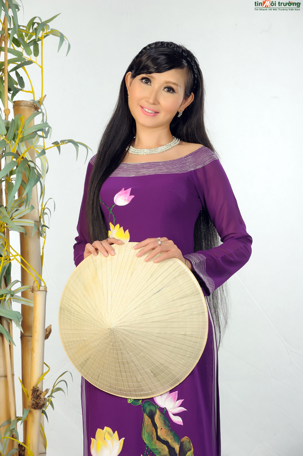 Nghệ[-]sỹ[-]Tâm[-]Tâm[-]xuất[-]hiện[-]đằm[-]thắm[-]trong[-]bộ[-]ảnh[-]mới[-]của[-]nhiếp[-]ảnh[-]gia[-]Thái[-]Nhàn